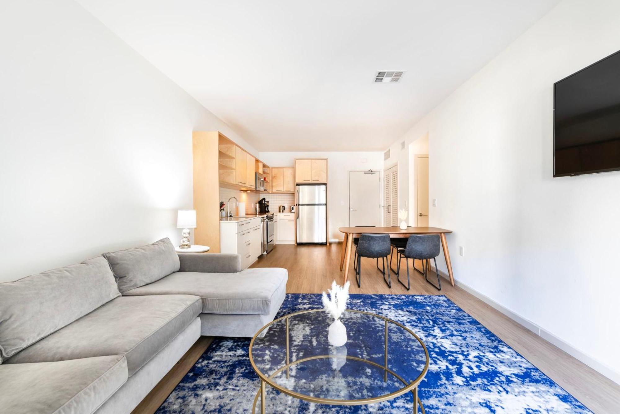 Apartment 2br Hollywood Opulent Retreat Et