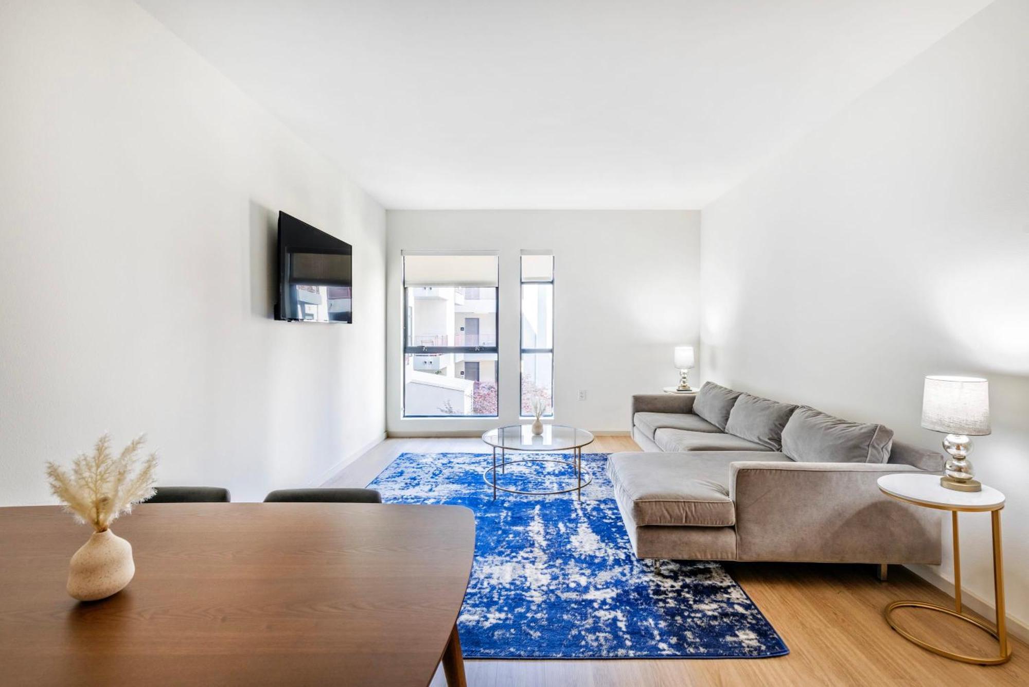 2br Hollywood Opulent Retreat Et