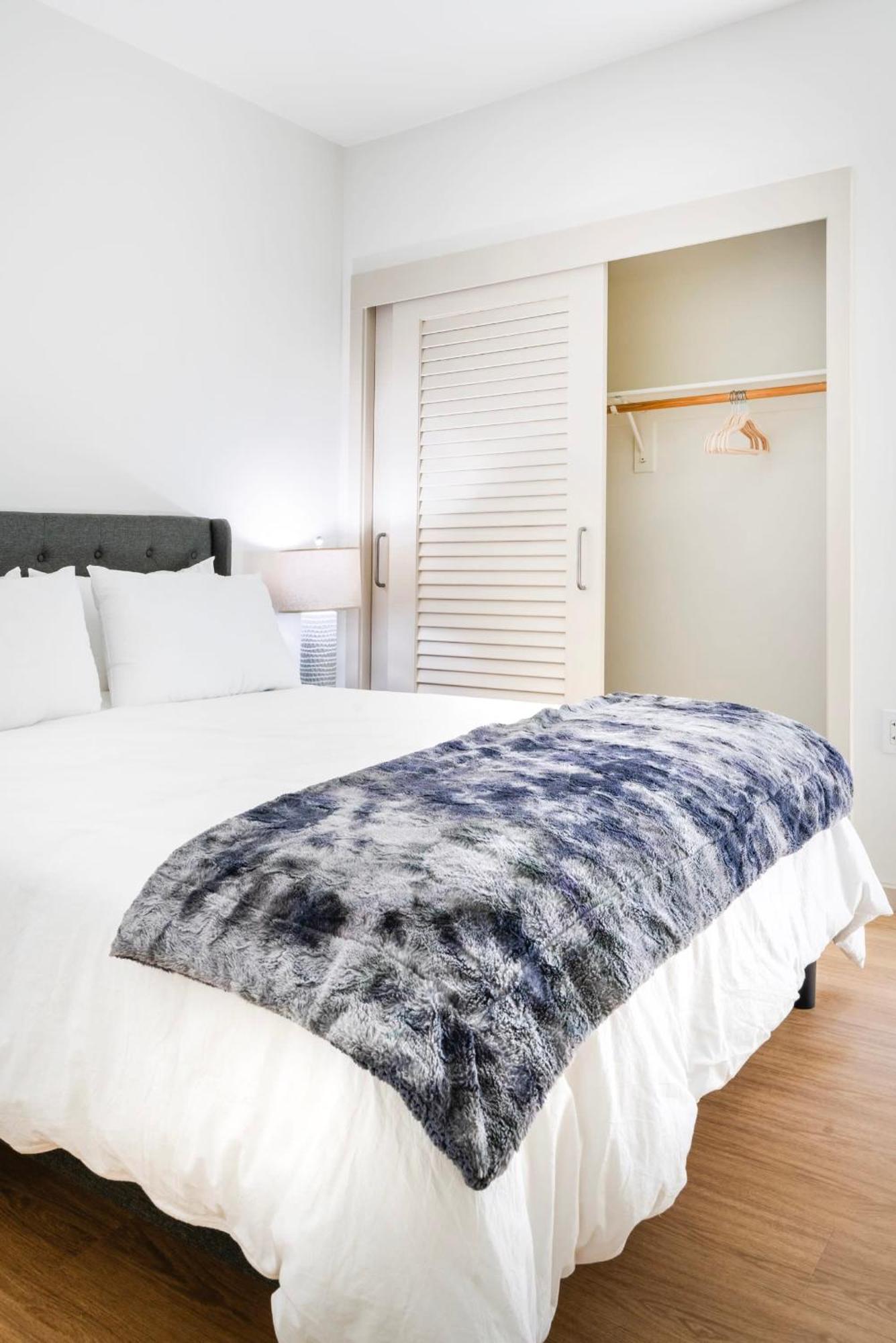 2br Hollywood Opulent Retreat Et Apartment